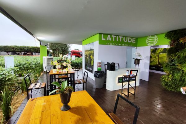LATITUDE 10